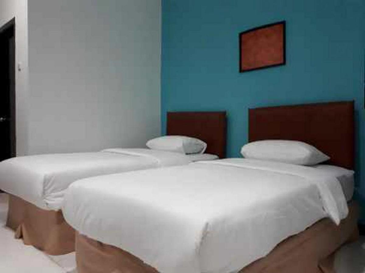 Reddoorz At Hotel Rumberpon Sorong Exterior photo