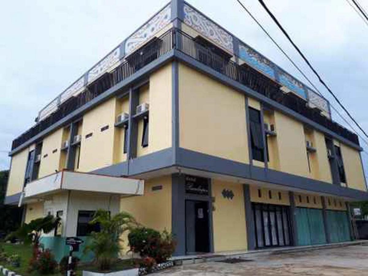 Reddoorz At Hotel Rumberpon Sorong Exterior photo